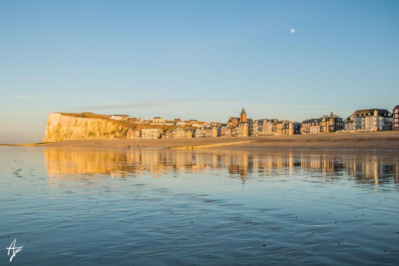 IDÉALEMENT SITUÉ LE STUDIO Les Locations ISAHORA sont aussi à 2 pas du Château d'Eu, des Falaises du Tréport, de MERS les Bains et aux portes de la BAIE DE SOMME Eu (Sena Marítimo) Exterior foto