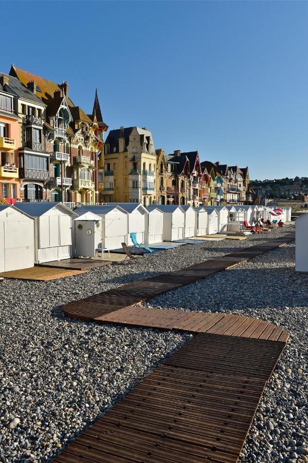 IDÉALEMENT SITUÉ LE STUDIO Les Locations ISAHORA sont aussi à 2 pas du Château d'Eu, des Falaises du Tréport, de MERS les Bains et aux portes de la BAIE DE SOMME Eu (Sena Marítimo) Exterior foto