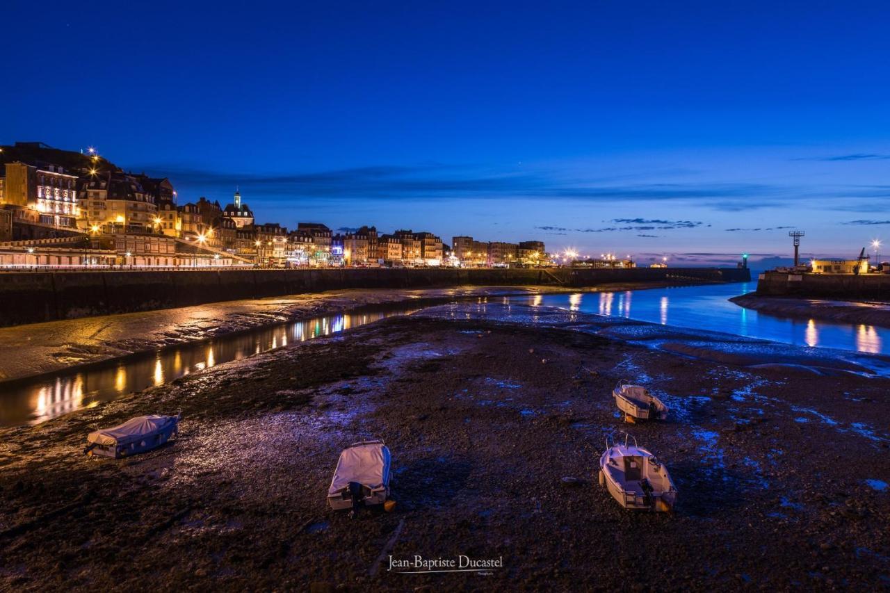 IDÉALEMENT SITUÉ LE STUDIO Les Locations ISAHORA sont aussi à 2 pas du Château d'Eu, des Falaises du Tréport, de MERS les Bains et aux portes de la BAIE DE SOMME Eu (Sena Marítimo) Exterior foto