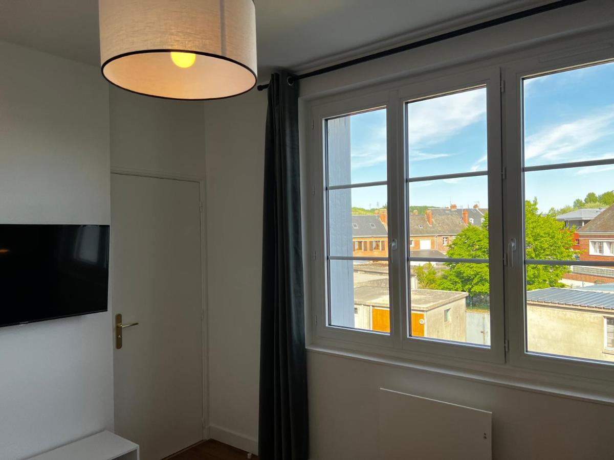 IDÉALEMENT SITUÉ LE STUDIO Les Locations ISAHORA sont aussi à 2 pas du Château d'Eu, des Falaises du Tréport, de MERS les Bains et aux portes de la BAIE DE SOMME Eu (Sena Marítimo) Exterior foto